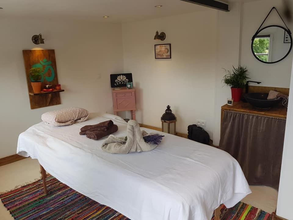 Beaumont-sur-Sarthe La Belmontaise B&B 외부 사진